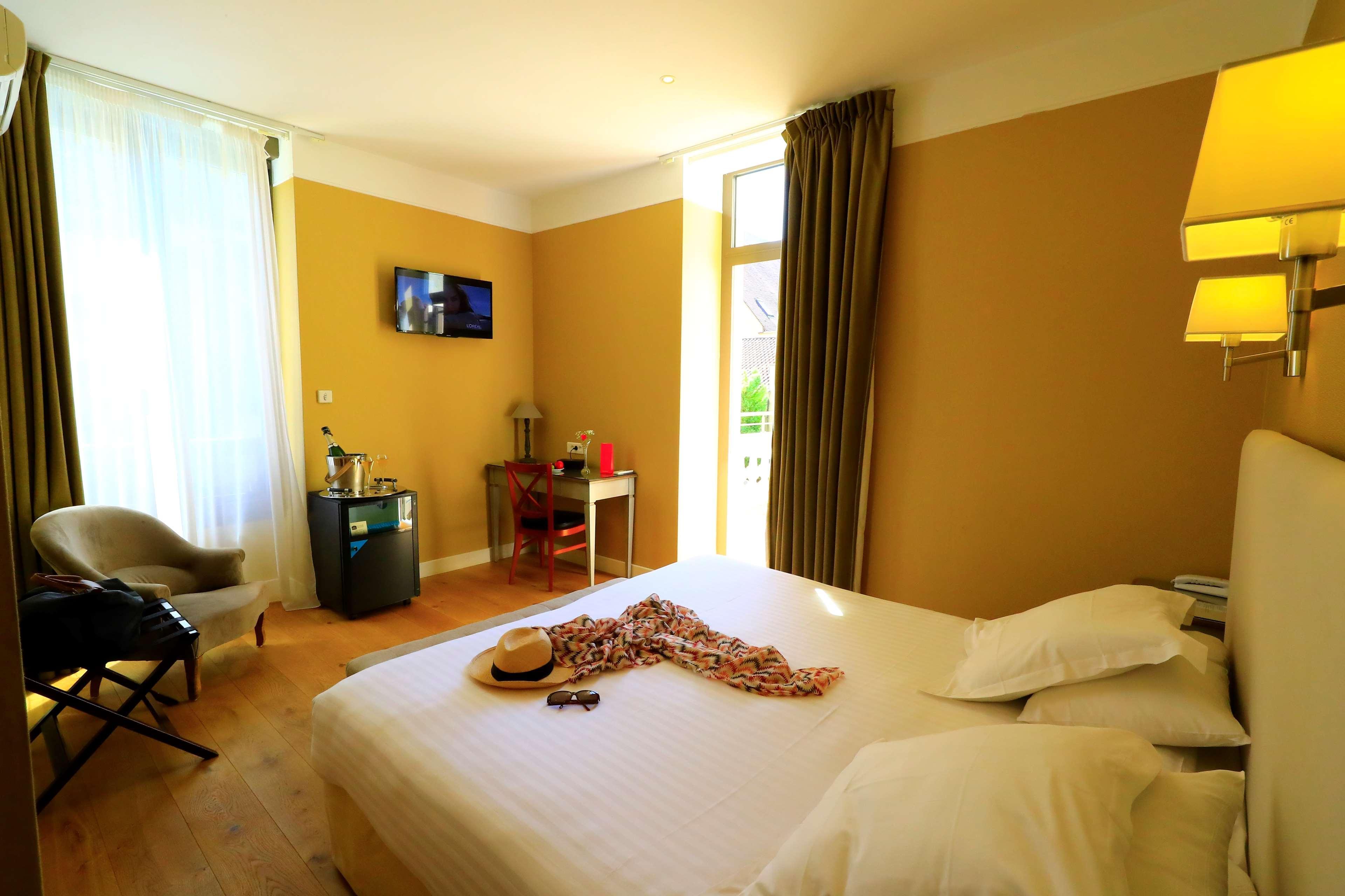 Hotel Le Renoir Sarlat-la-Canéda Buitenkant foto